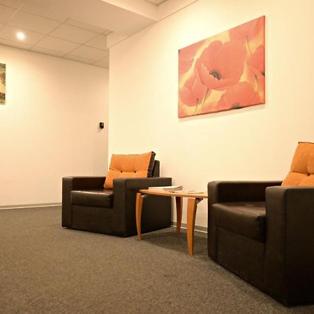 Luana Airport Apartments #9 Otopeni Luaran gambar