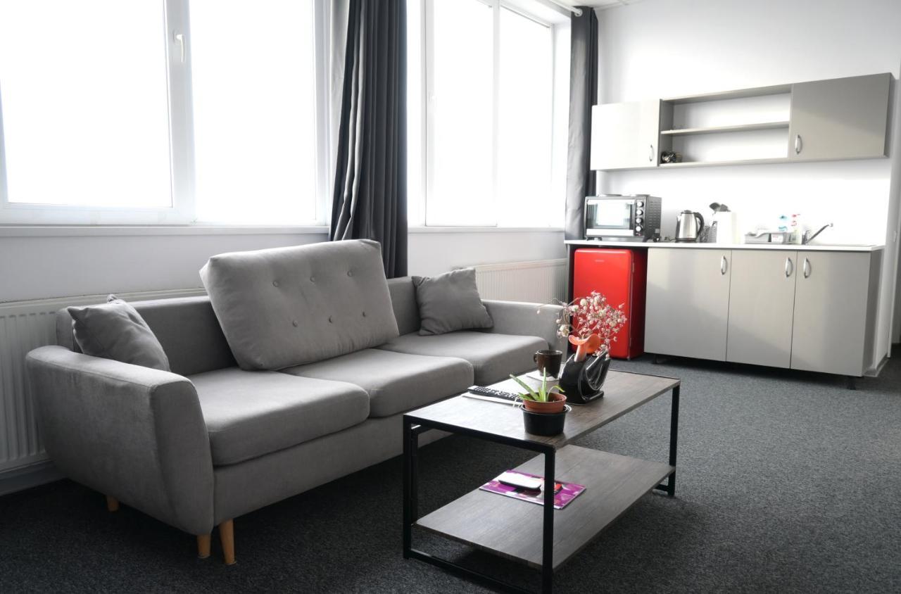 Luana Airport Apartments #9 Otopeni Luaran gambar