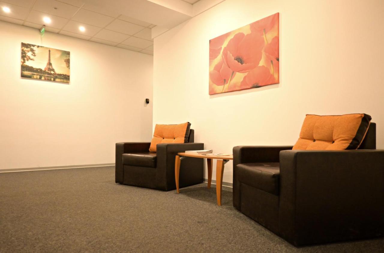 Luana Airport Apartments #9 Otopeni Luaran gambar