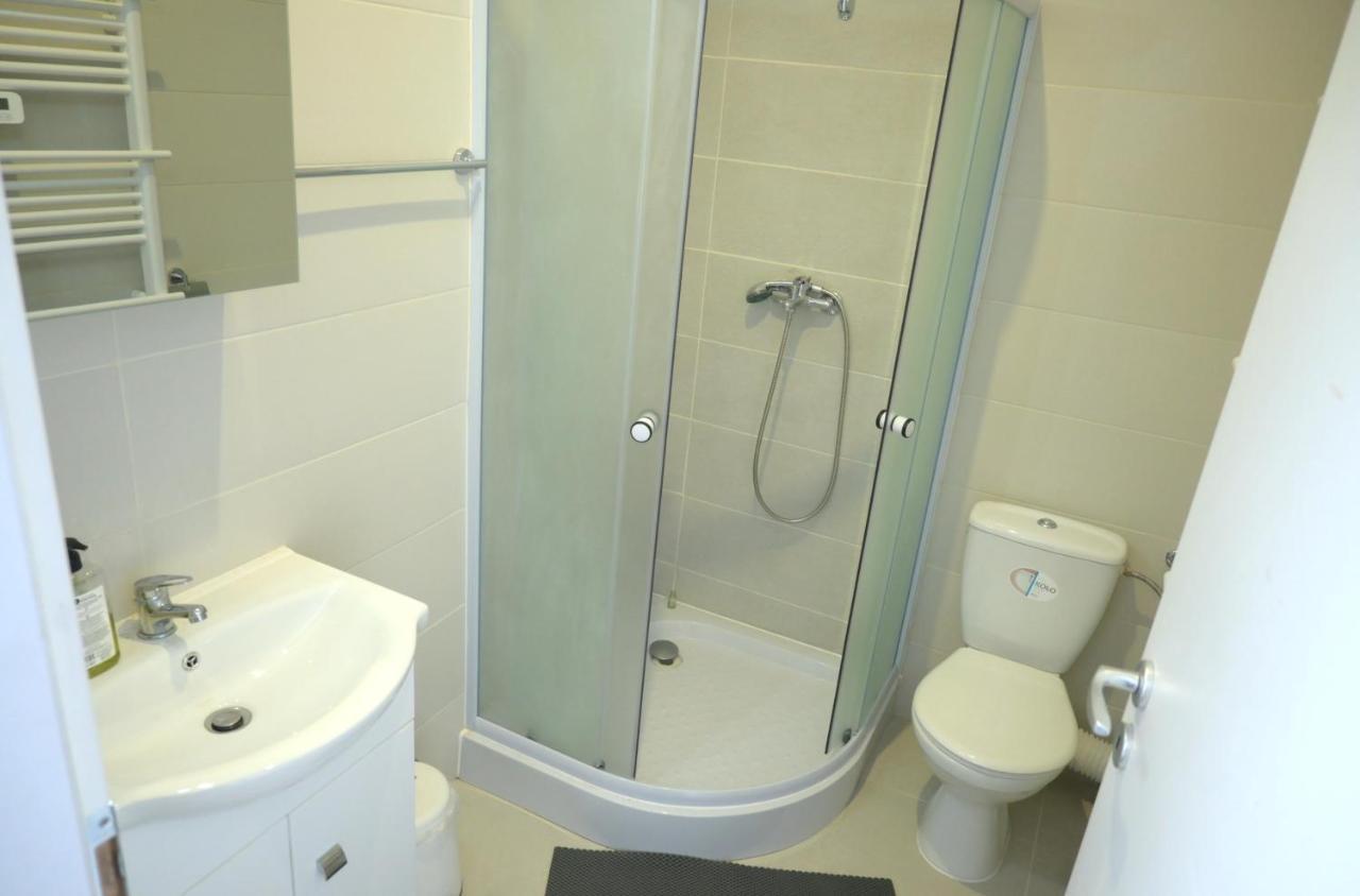 Luana Airport Apartments #9 Otopeni Luaran gambar