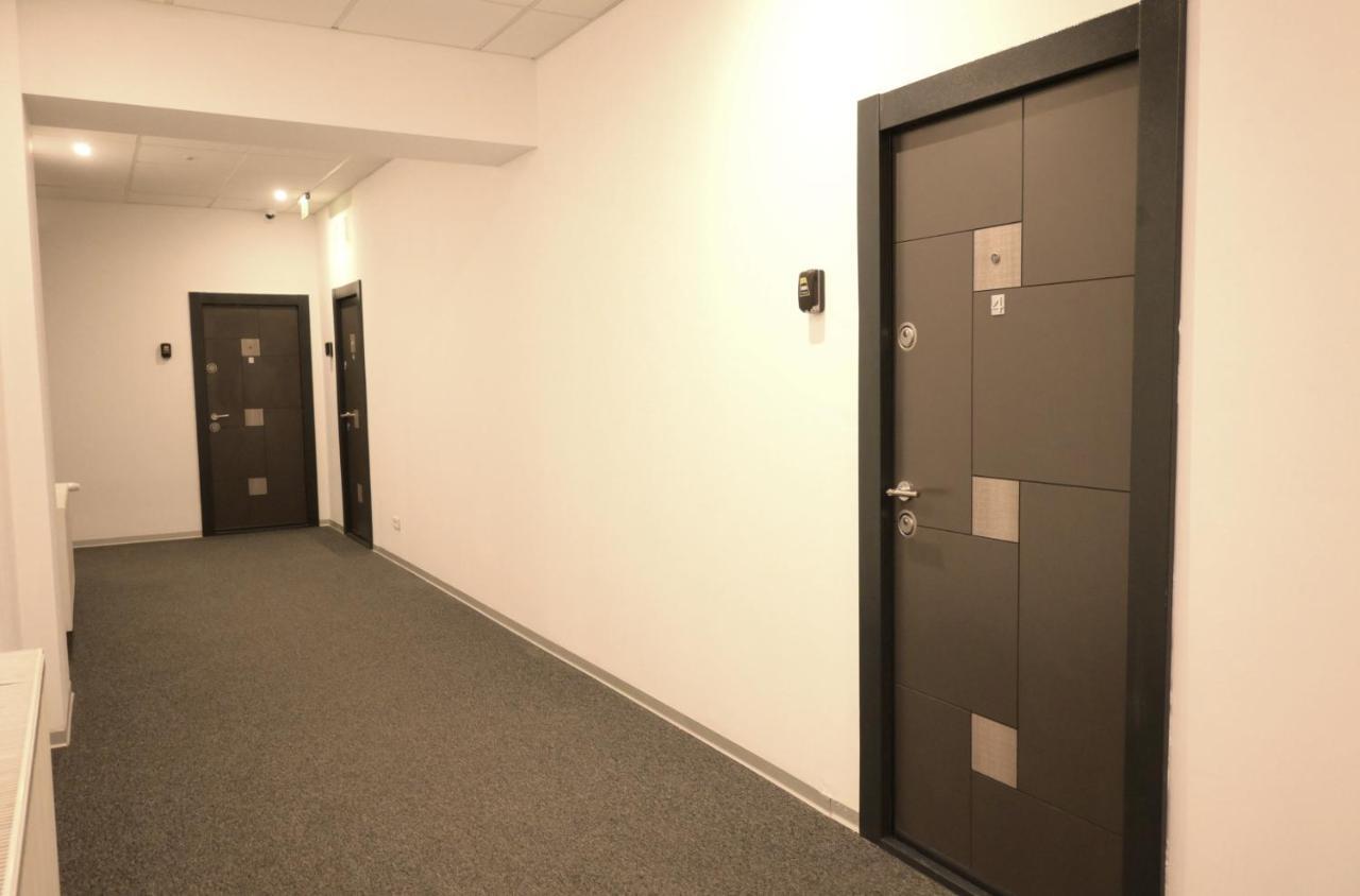 Luana Airport Apartments #9 Otopeni Luaran gambar